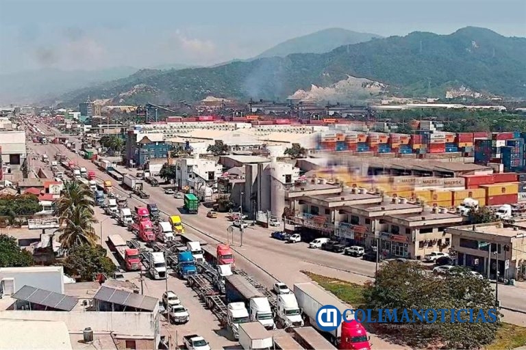 Colapsa el Puerto de Manzanillo, por obras carreteras
