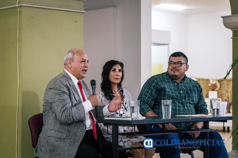 Sergio Chapela presenta su poemario Espuma de mar, en el MUAP