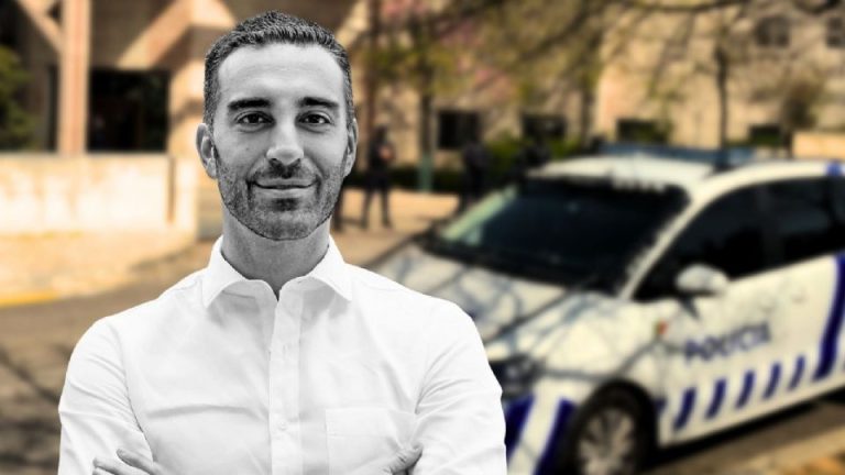Simón Levy sale en sus redes sociales a desmentir a la Fiscalía y dice que no está detenido