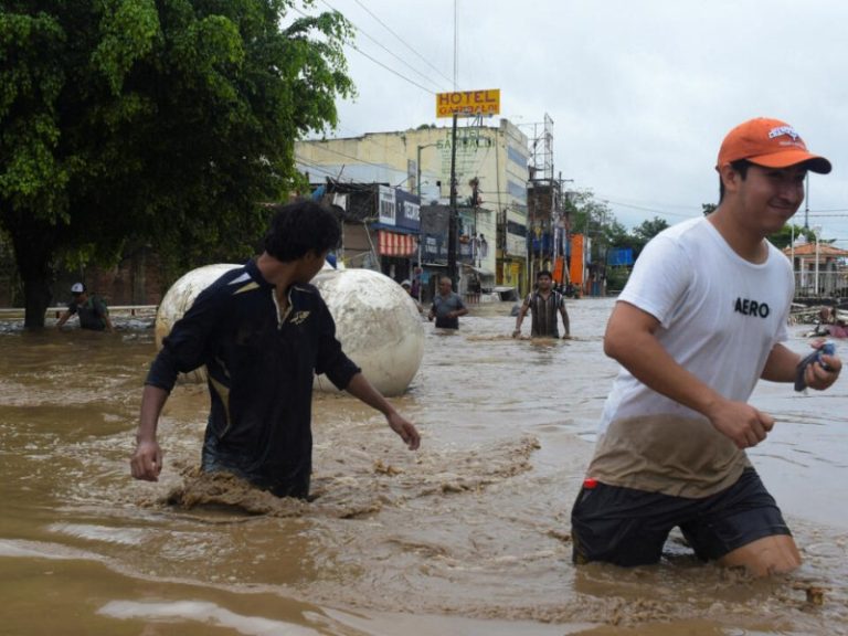 Aumenta a 78 la cifra de fallecidos por inundaciones en cinco estados