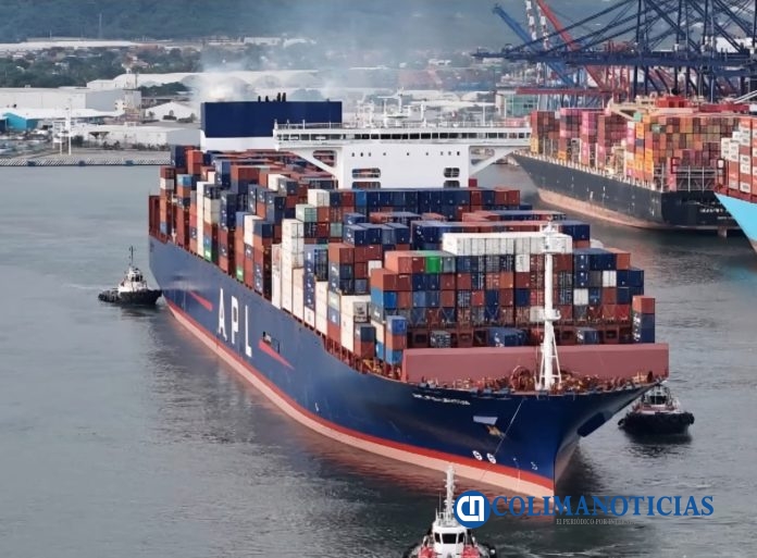 Barcos con más de 17 mil contenedores llegan a Manzanillo