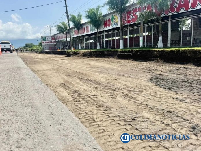 Comerciantes de dulces y artesanías temen pérdidas si no concluye a tiempo la ampliación de la autopista Colima–Manzanillo