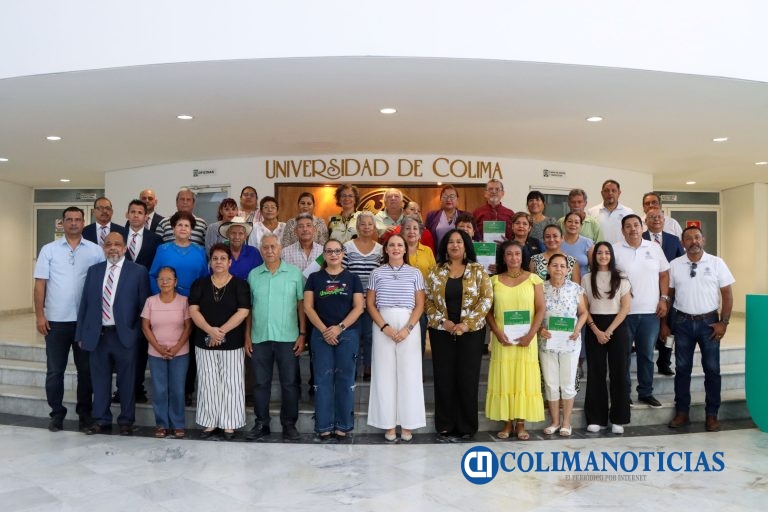 Concluye ciclo 2025 de Aulas Culturales para Mayores, en Tecomán