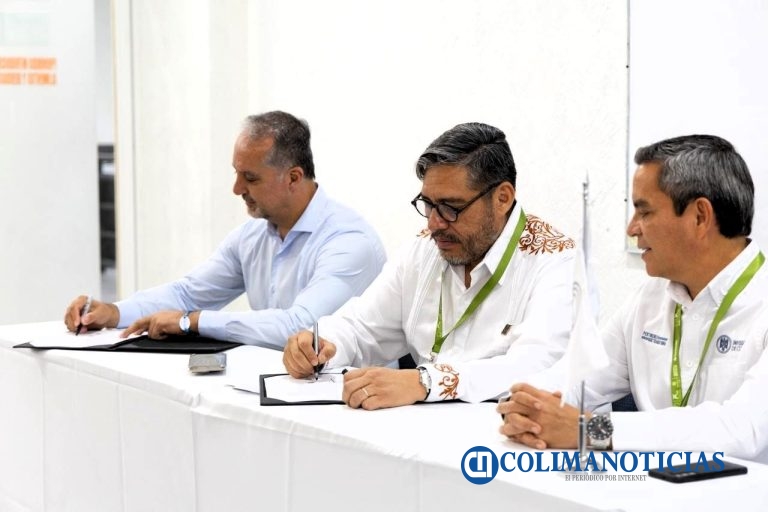 Conocen académicos y funcionarios universitarios trabajo de instancia ecuatoriana que apoya la ciencia