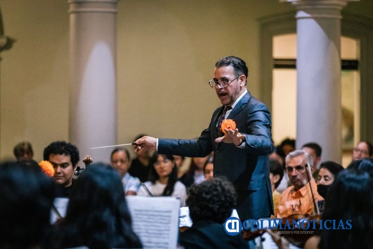 Coro y orquesta de la UdeC ofrecieron concierto de requiems para conmemorar el Día de Muertos