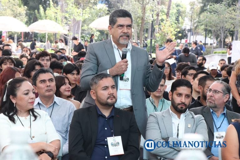 Docentes de la UdeC participan en foro nacional sobre el ejercicio profesional de la topografía