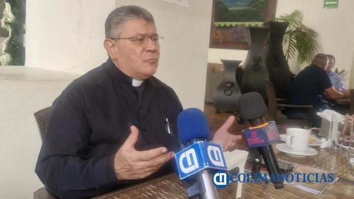 El sacerdote de la Parroquia, José de Jesús Ramos Hueso