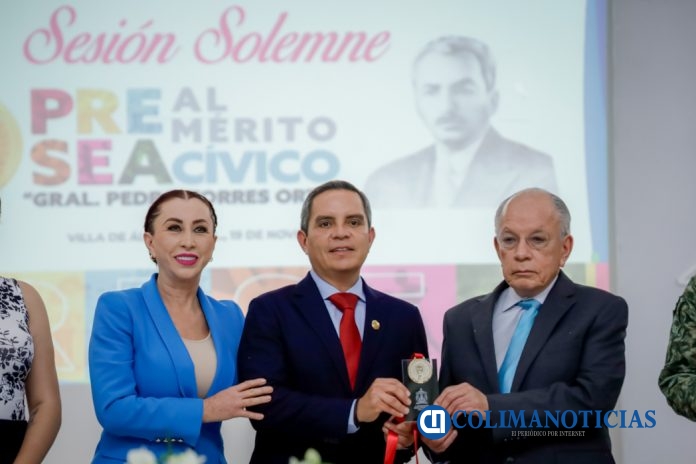Entregan preseas al Mérito Cívico “General Pedro Torres”_h