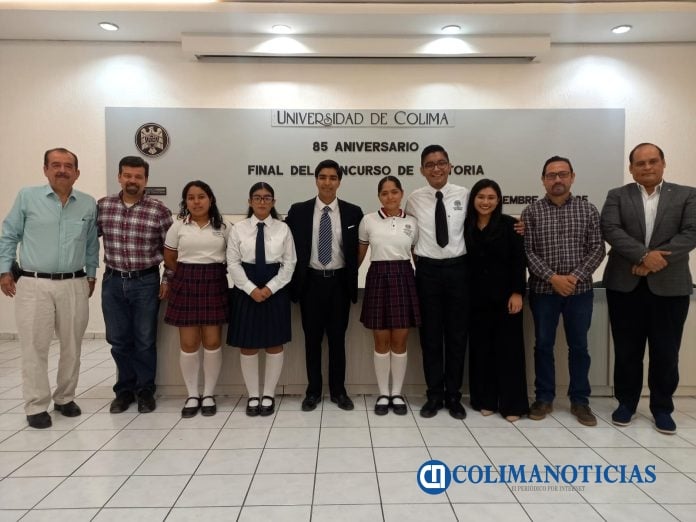 Final del concurso de oratoria en bachileratos UdeC_Jurado