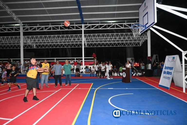 Inauguran la rehabilitación de la cancha techada en la Unidad Deportiva Gustavo Alberto Vázquez Montes