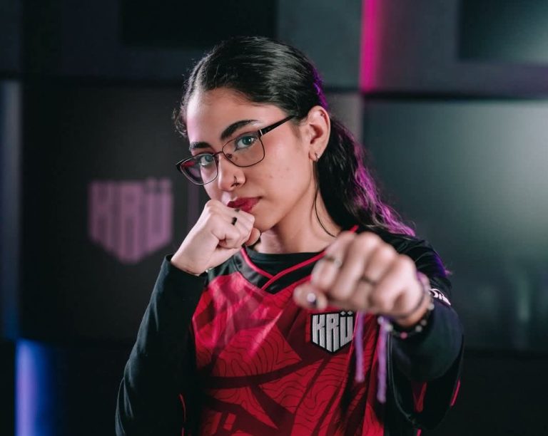 “Mmonch” es la colimense que hace historia en los E-Sports