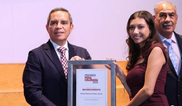 Reconocimiento al desempeño educativo