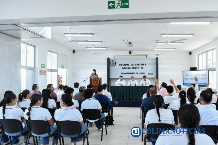 Rector asiste a informes de labores de bachilleratos 13 y 22_BACH 13