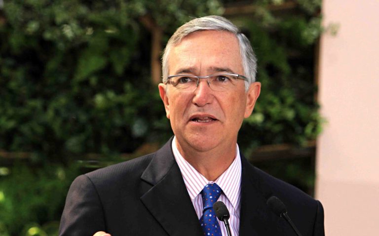Ricardo Salinas Pliego pierde dos amparos por deudas fiscales ante la SCJN