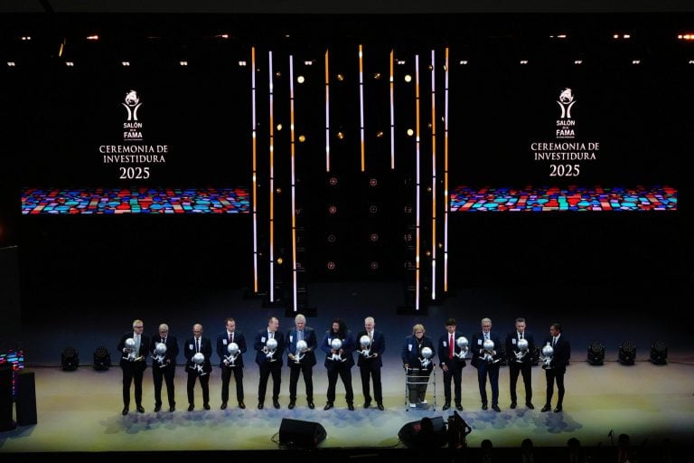 18 leyendas del futbol mundial en el Salón de la Fama 2025