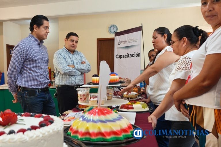 Trabajo Colima abre oportunidades de autoempleo con capacitación gratuita en repostería y gelatina artística