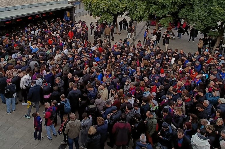 Un fallo informático del Barça afecta a miles de socios y desata el caos en el Camp Nou