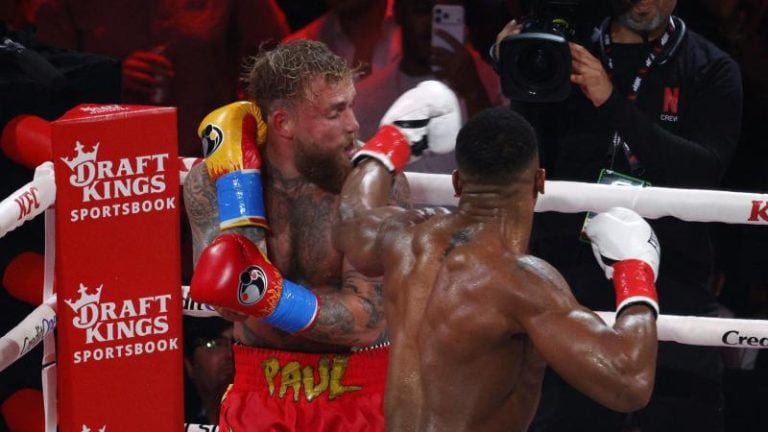 Anthony Joshua noqueó a Jake Paul y le provocó una doble fractura de mandíbula