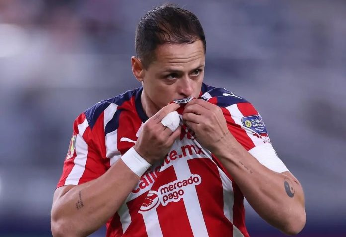 Chicharito fuera de Chivas