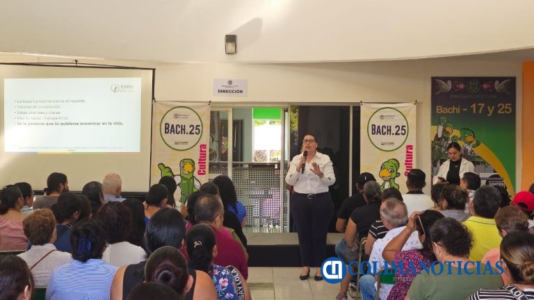 Concluye la primera generación de la Escuela para  Padres, Madres y Tutores en el Bachillerato 25
