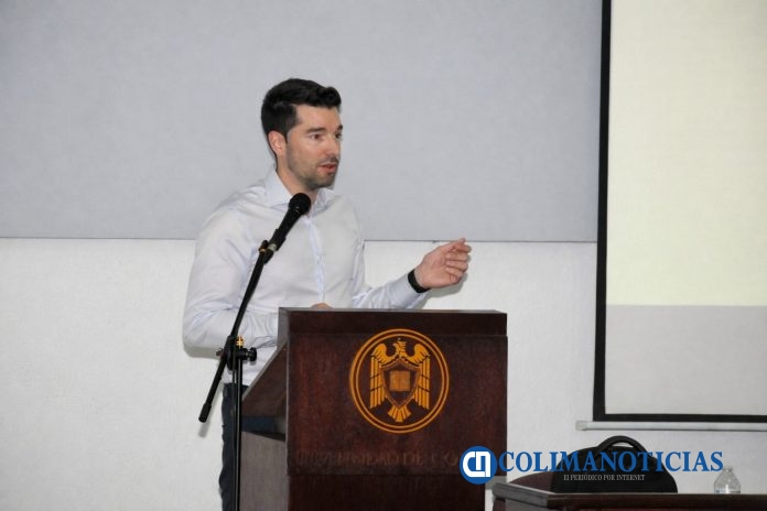Conferencia sobre currículo de Claudio Vanhees_b
