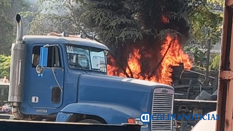 Controlan incendio de neumáticos en patio de Contenedores del ejido Francisco Villa