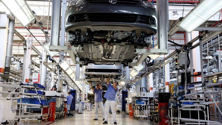 Producción de automóviles en México cae 1.46% entre enero y noviembre: Inegi