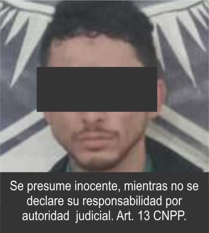 Infraganti, detienen policías de la Villa a masculino que robaba un comercio