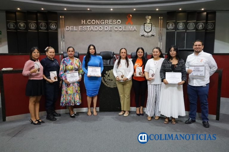 Presentan en el Congreso el libro “Antología Poética de Mujeres en Proceso de Reinserción Social”