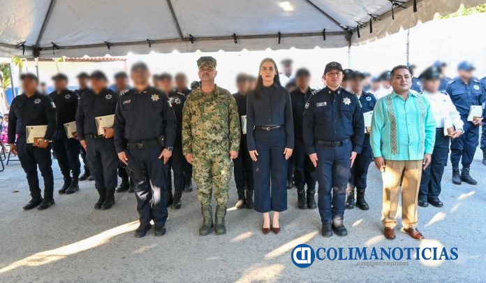 Presidenta Rosi Bayardo encabeza entrega de ascensos y reconocimientos a cuerpos policiales