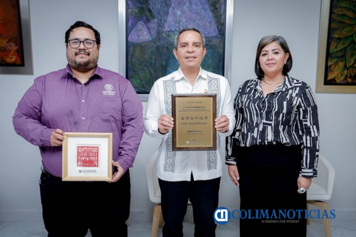 Reconocimiento a UdeC por programa de aprendizaje de lengua china