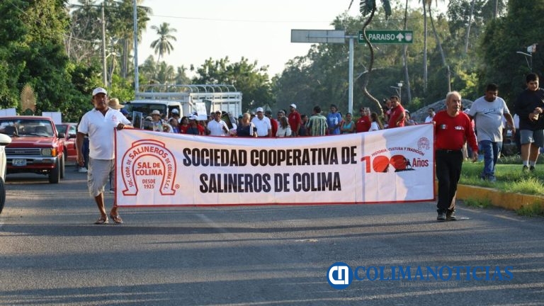 Salineros realizan peregrinación en Armería; piden respeto al entorno natural