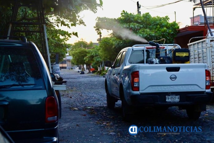 Salud Colima mantiene firme la fumigación contra el dengue