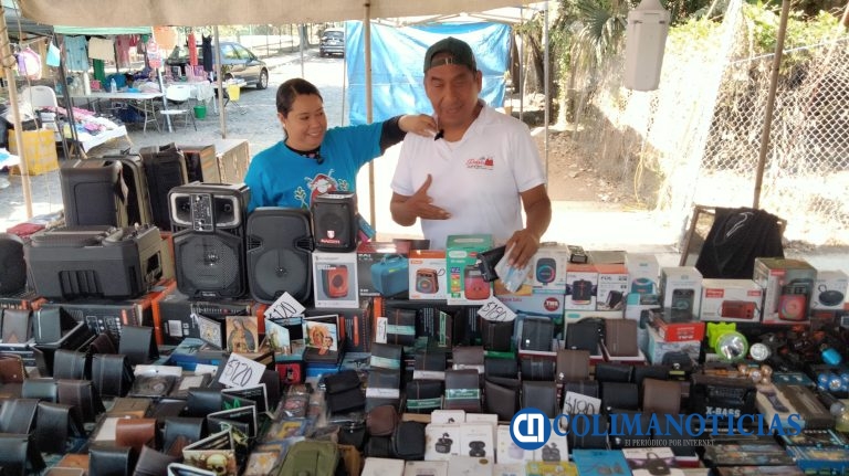 Tianguis Navideño en Colima continuará con ventas la noche del 25 de diciembre 