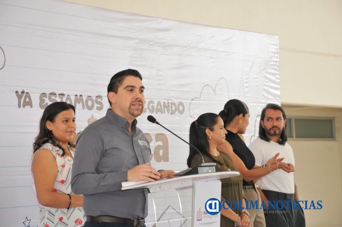Unibecas beneficia a 348 manzanillenses que estudian fuera del mpio_Camilo