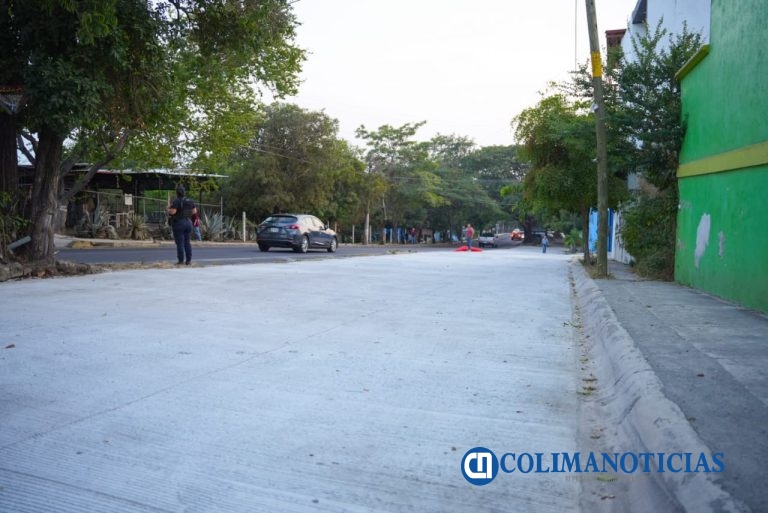 Entrega Tey vialidad de concreto hidráulico