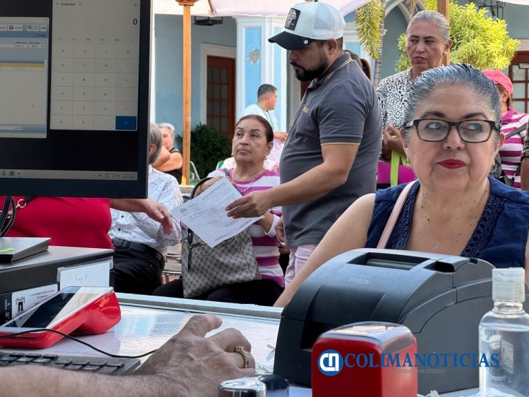 Colimenses aprovechan los descuentos por pago anticipado del predial, en el Ayuntamiento de Colima