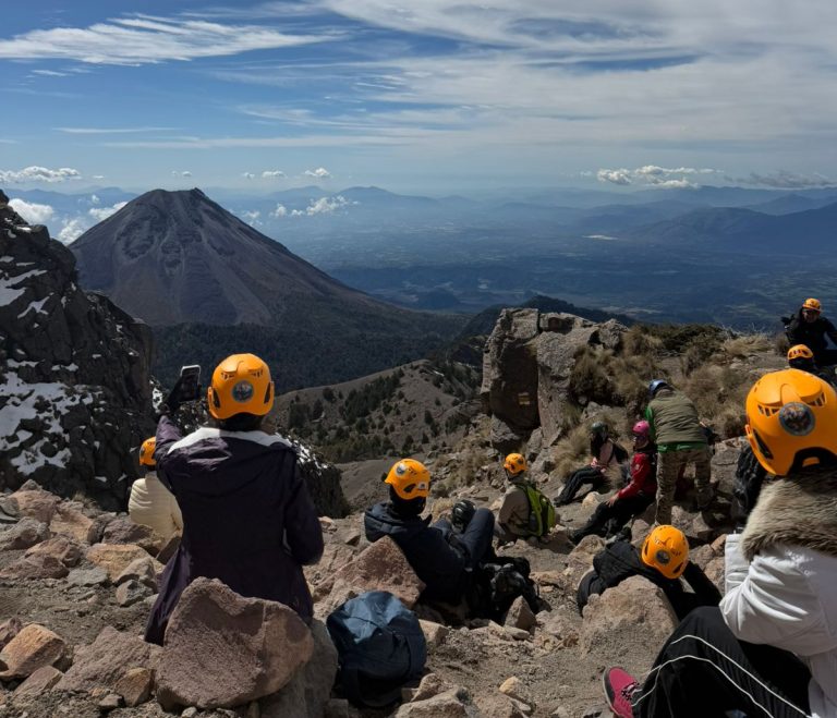Big Foot Colima coordina a 40 personas y conquistan el Nevado de Colima