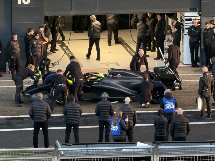 Checo Pérez corre por primera vez a bordo del monoplaza de F1 de Cadillac