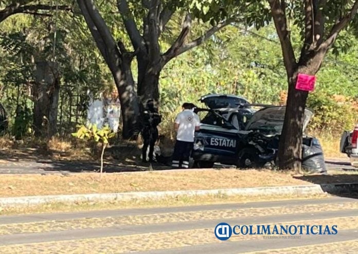 Choca patrulla de la Policía Estatal durante persecución en la Colonia Los Olivos