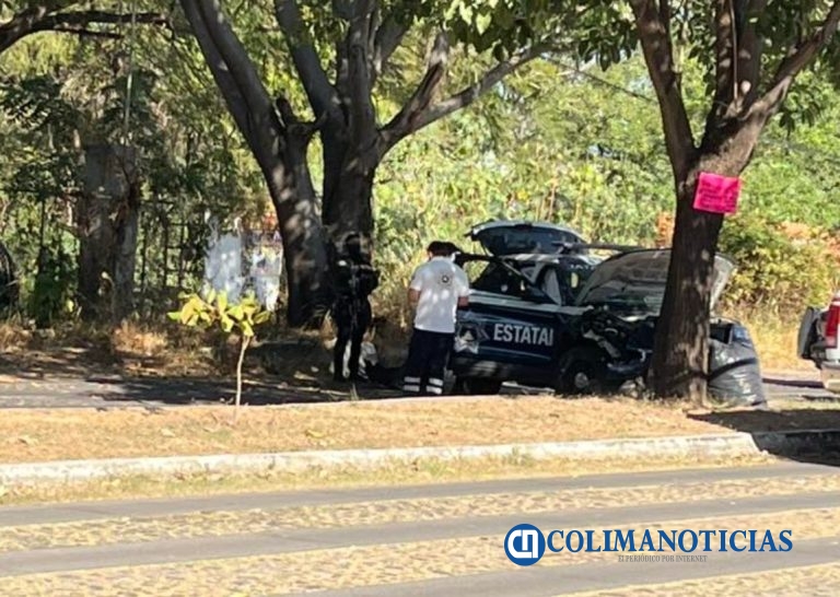 Choca patrulla de la Policía Estatal durante persecución en la Colonia Los Olivos