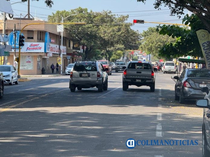 Ciclistas en Tecomán