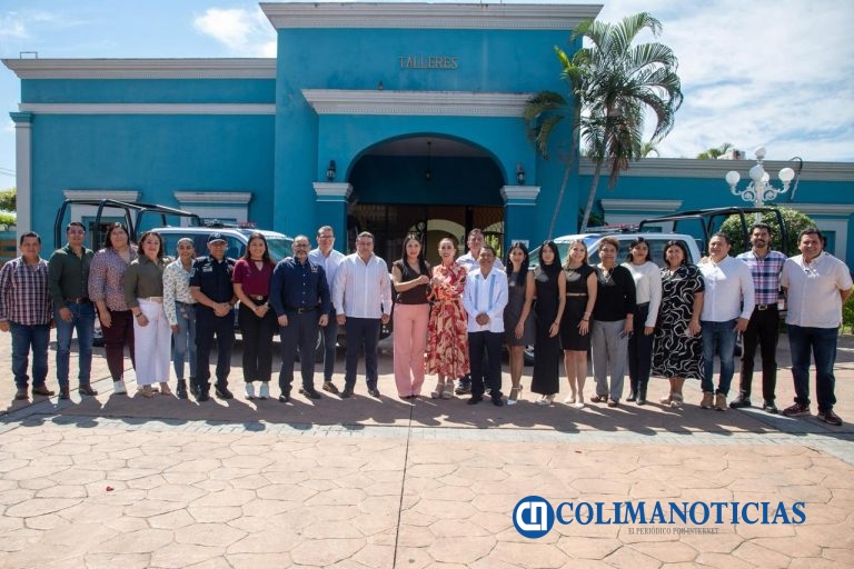 Gobernadora de Colima entregó dos nuevas patrullas y equipo táctico para la seguridad en Villa de Álvarez