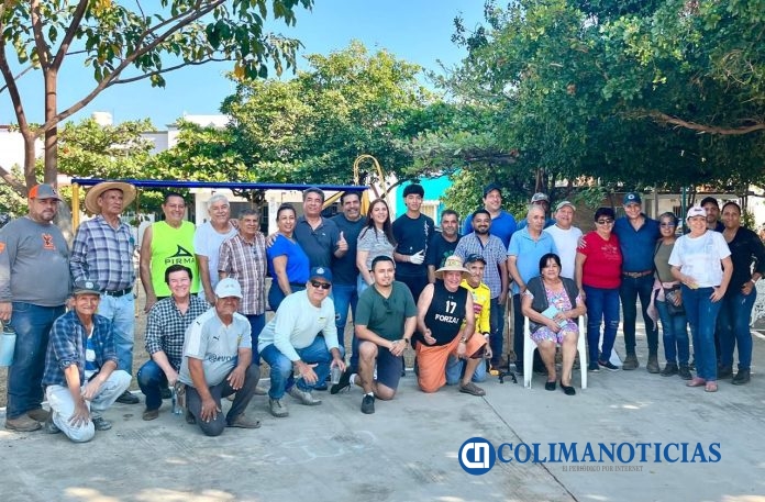 Manzanillo Vecinos y agrupación “Actuemos” rehabilitan jardín de La Petrolera