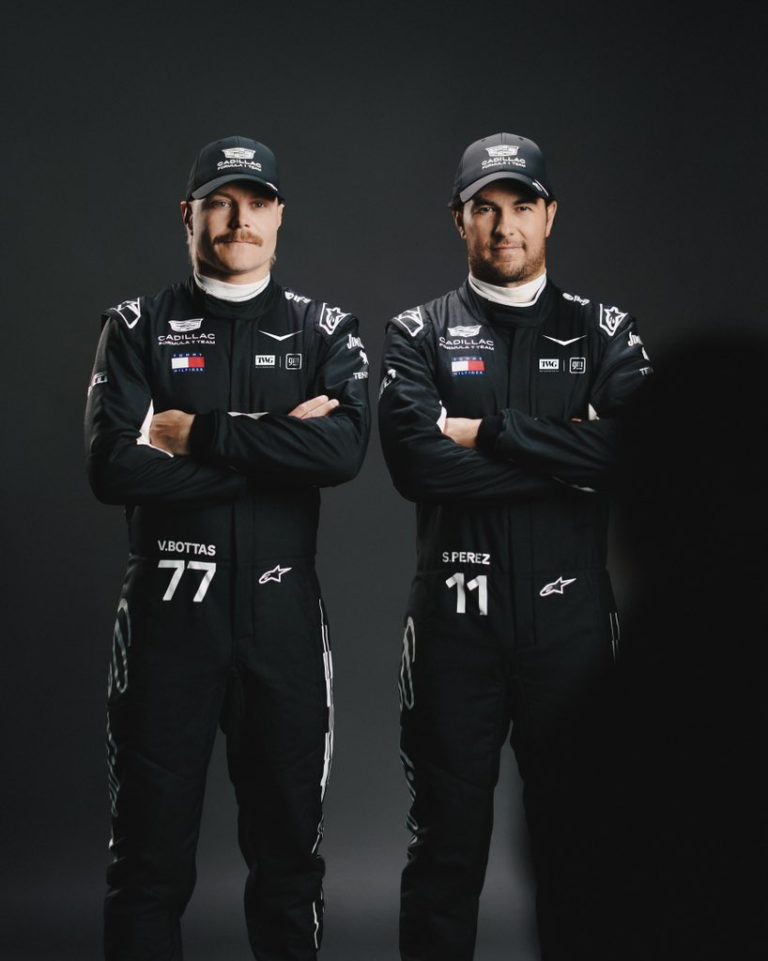 Revela Cadillac el racing suit de Checo Pérez y Bottas