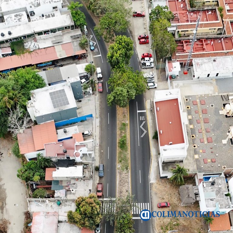 Rosi Bayardo supervisa avance de rehabilitación de la avenida Manzanillo