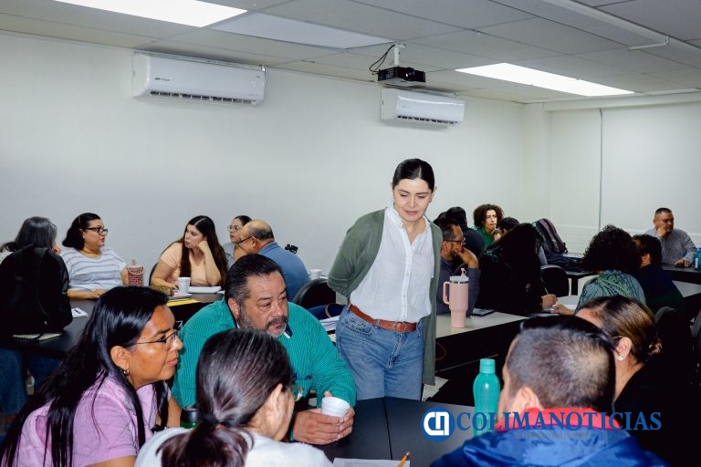 Docentes del Bachillerato 4 se preparan para seguir construyendo aulas para la paz