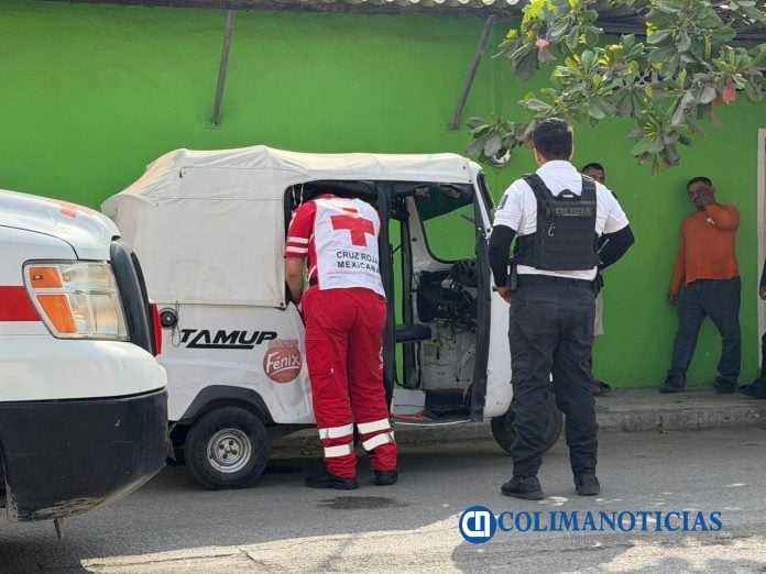 Choque entre mototaxis Tecoman
