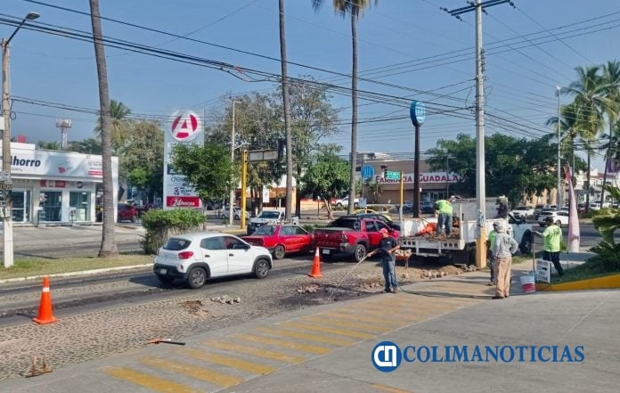Cuadrilla de bacheo de Colima
