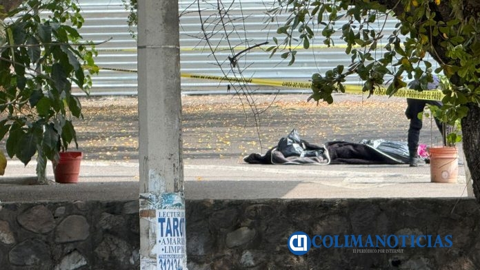 Encuentran a un hombre en sabanado y embolsado en el estacionamiento de la ex Comercial Mexicana